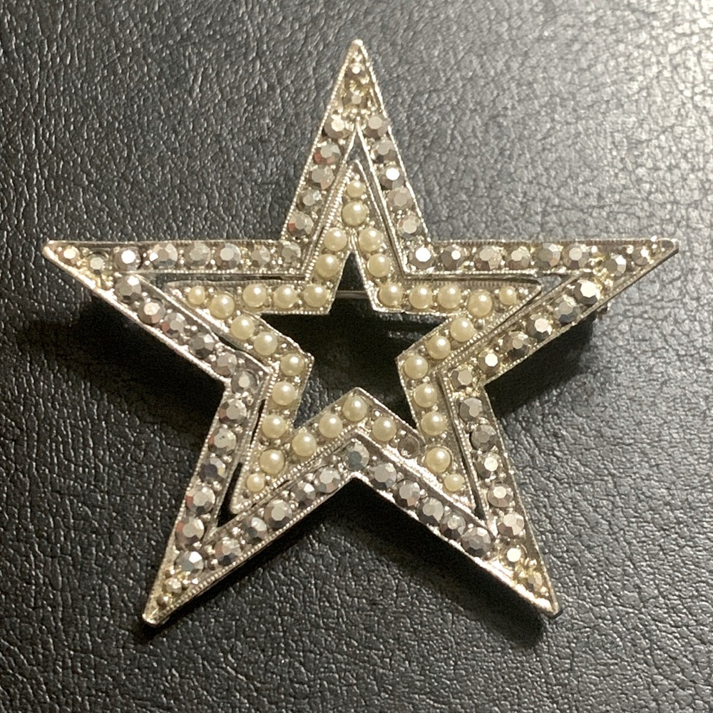 Pearl & Rhinestone Star Brooch “ ROANOKE STAR”